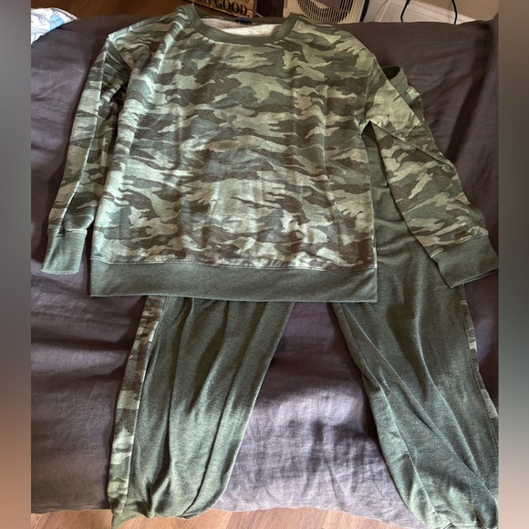 Splendid Camo Pjs - Picture 1 of 4
